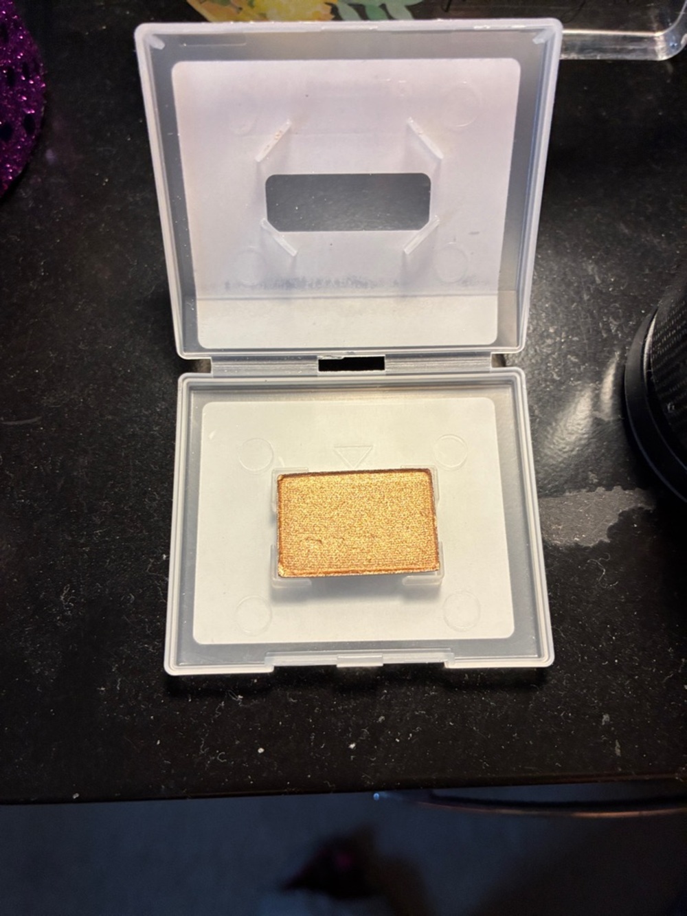 Mary Kay Chromafusion Eyeshadow — Gold Status Shimmer - Picture 2 of 2